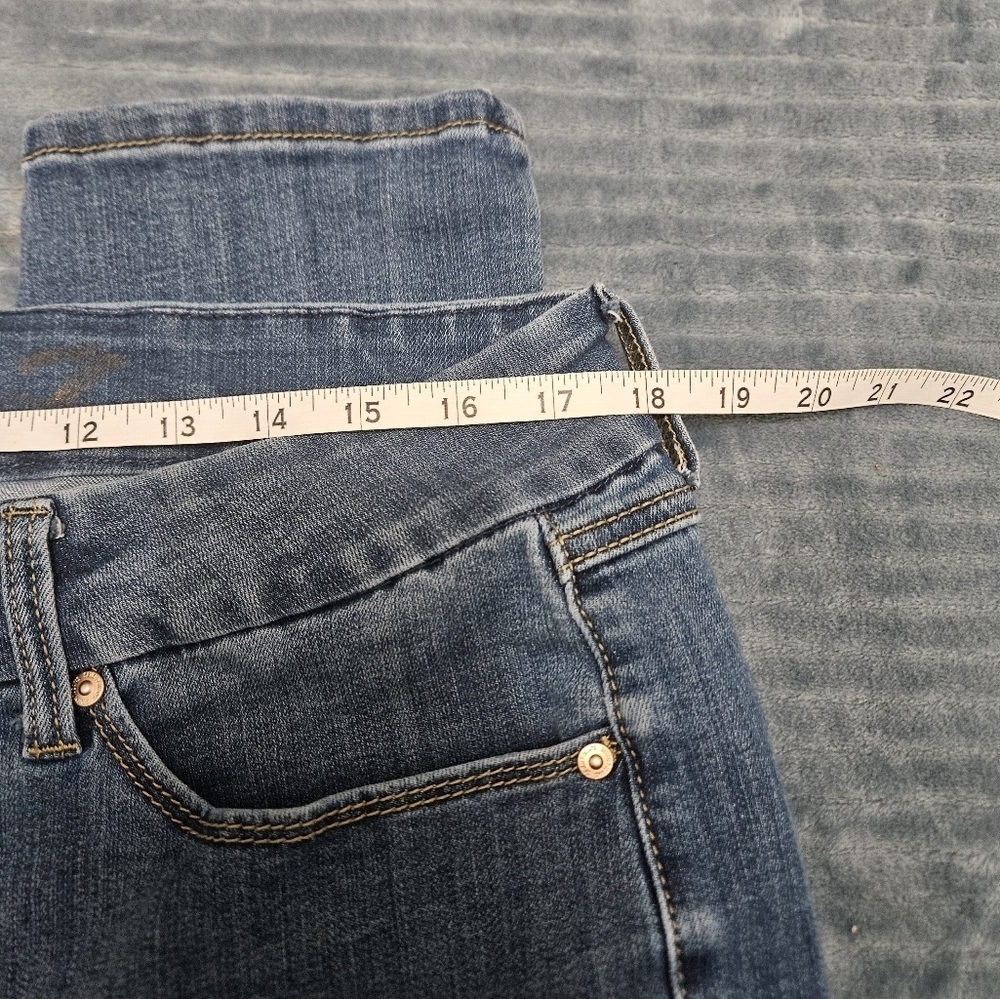 Seven7 Medium Wash High Rise Skinny Jeans! - Picture 5 of 8